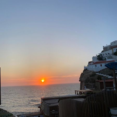 Вилла Azenhas Do Mar Roadside House Коларес Экстерьер фото