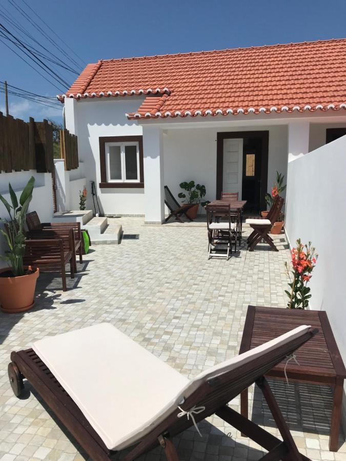Вилла Azenhas Do Mar Roadside House Коларес Экстерьер фото