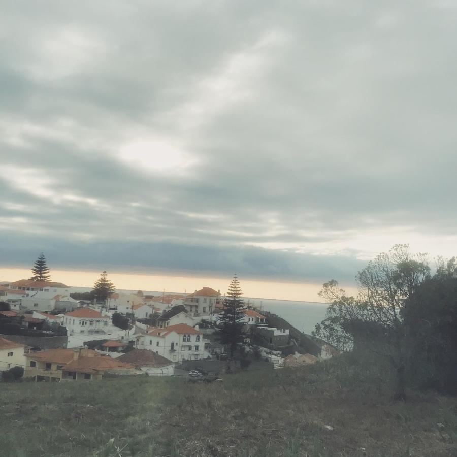 Вилла Azenhas Do Mar Roadside House Коларес Экстерьер фото
