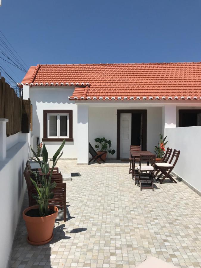 Вилла Azenhas Do Mar Roadside House Коларес Экстерьер фото