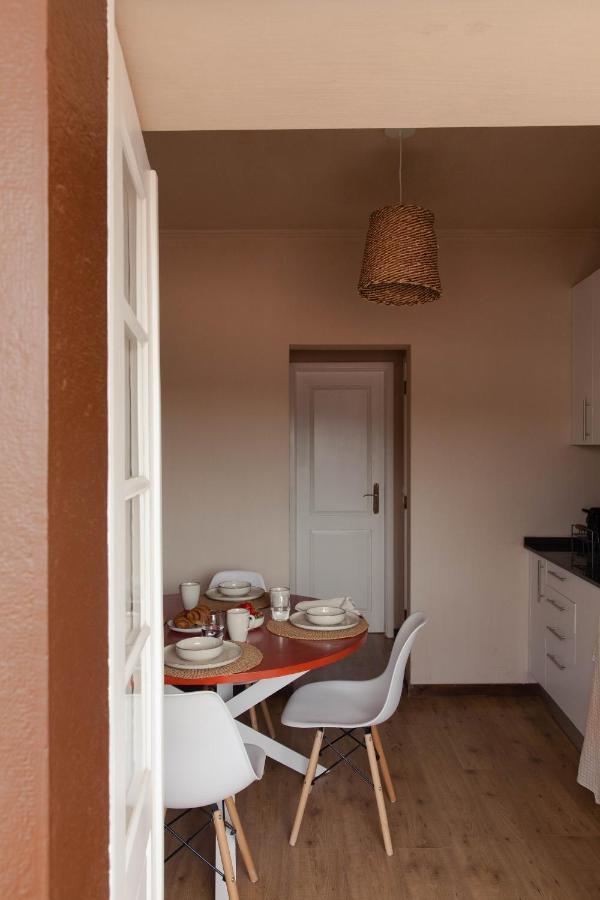 Вилла Azenhas Do Mar Roadside House Коларес Экстерьер фото