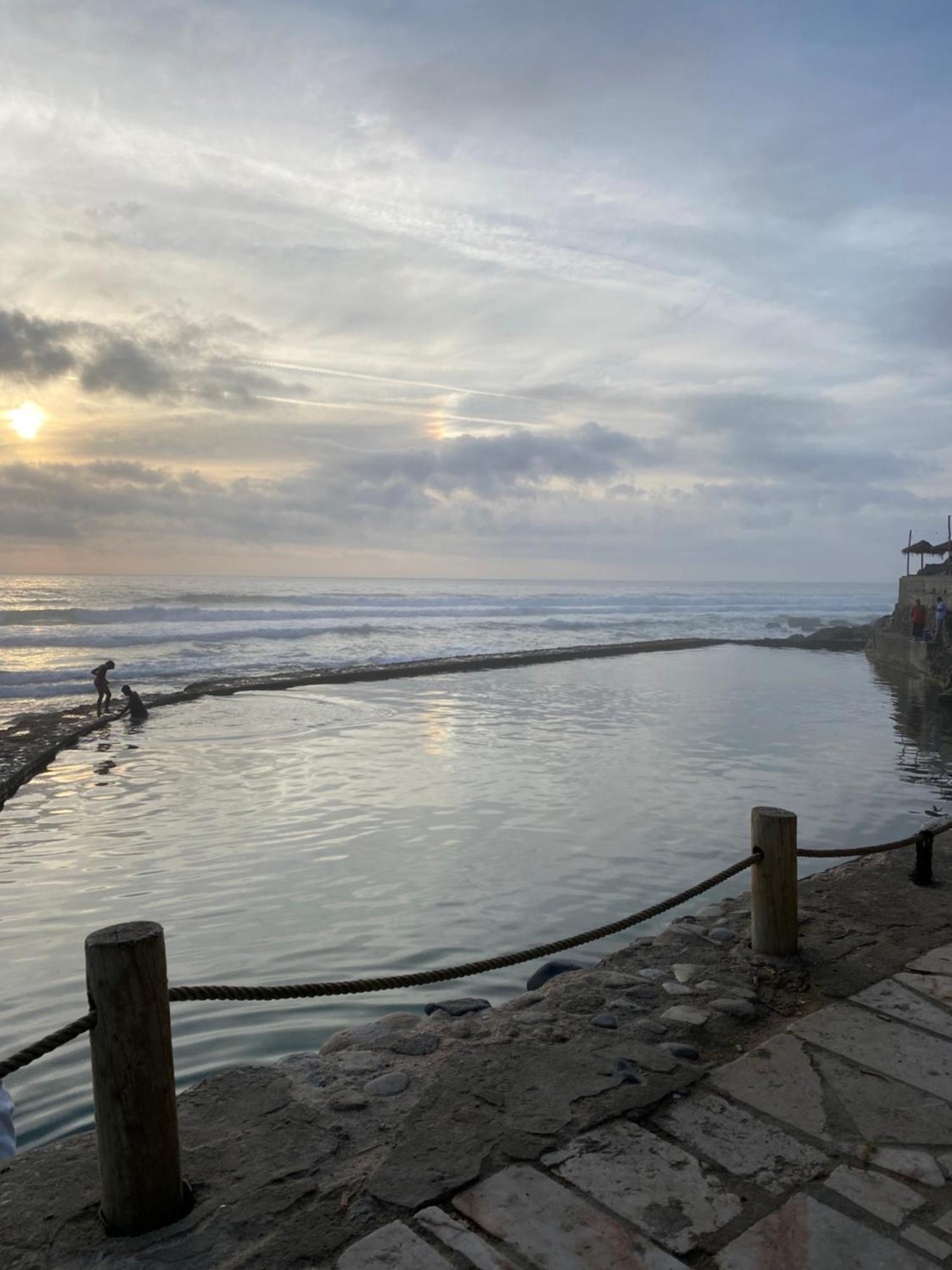 Вилла Azenhas Do Mar Roadside House Коларес Экстерьер фото