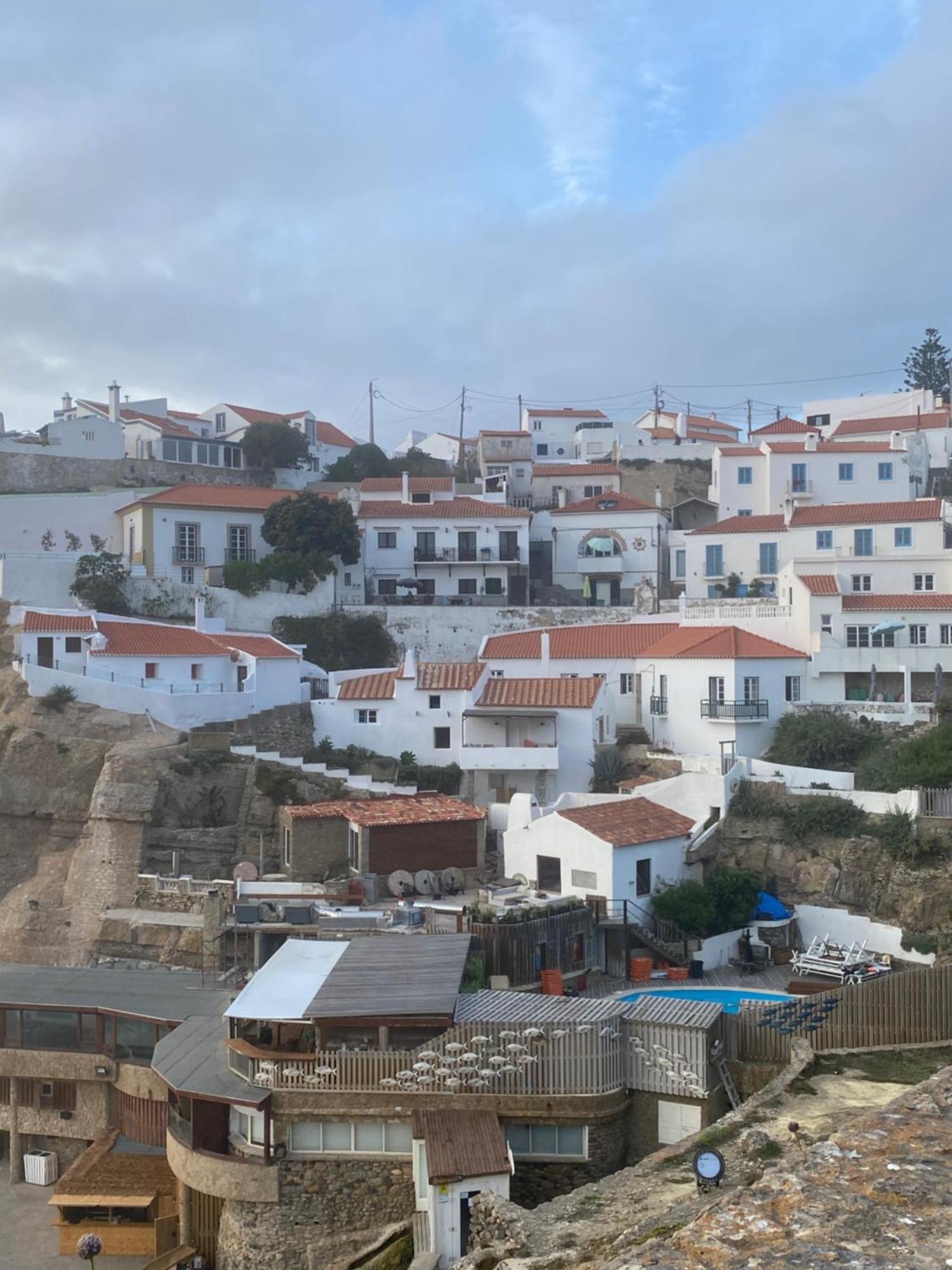 Вилла Azenhas Do Mar Roadside House Коларес Экстерьер фото
